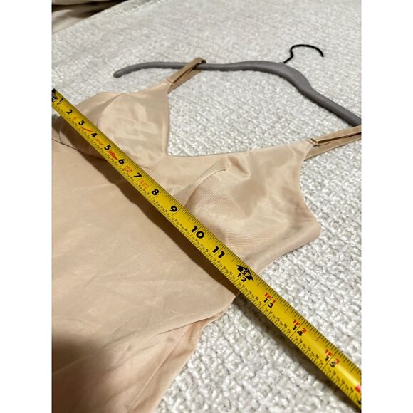 Goddard Artemis Vtg Full Slip Size 32 Beige Nylon Lace Trim Lingerie Quiet Lux - Picture 4 of 6